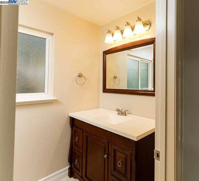 7897 Meadowbrook Court, Pleasanton CA: https://media.crmls.org/mediaz/d90e153a-a774-48e9-b876-912ac4188e53.jpg