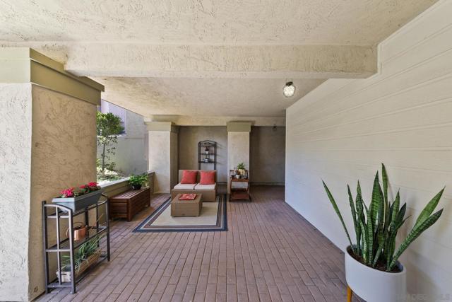 4366 Caminito Pintoresco, San Diego CA: https://media.crmls.org/mediaz/d90e20e5-8919-4c76-a793-1f3b2858998a.jpg