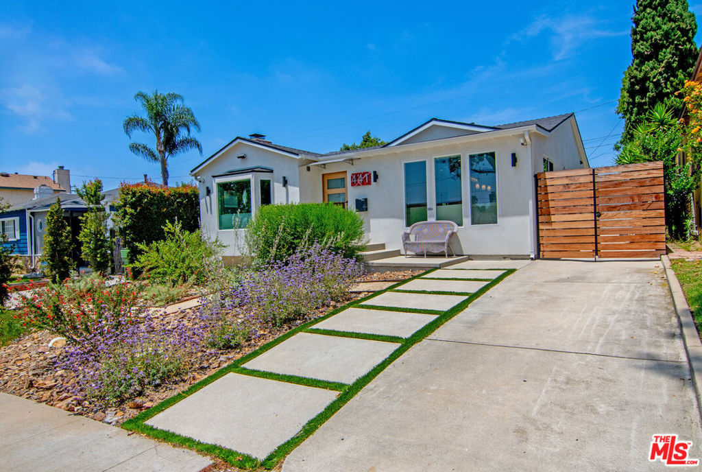 441 W Ellis Avenue