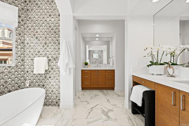 Detail Gallery Image 35 of 51 For 3376 Calle Tres Vistas, Encinitas,  CA 92024 - 5 Beds | 5/1 Baths