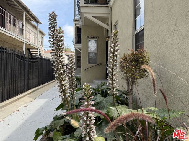4264 Leimert Boulevard, Los Angeles CA: https://media.crmls.org/mediaz/d90f0c15-167e-4b4b-ad49-b138f86cddd5.jpg