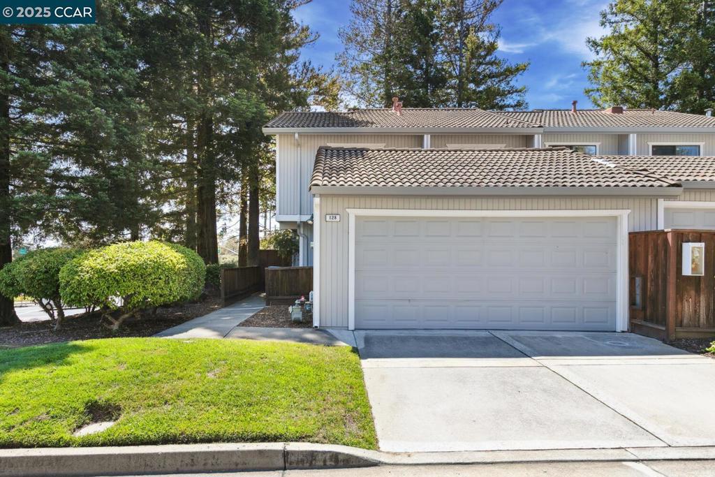 128 Via Cabrera Ln