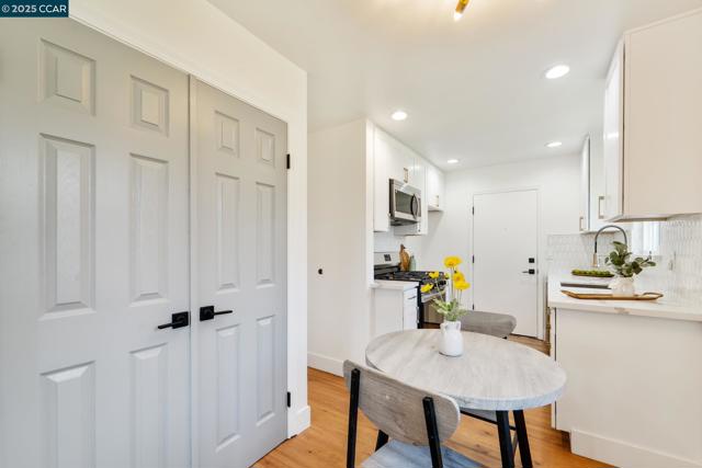 23230 Anchor Avenue, Carson CA: https://media.crmls.org/mediaz/d91005ca-2dc3-4c25-974c-81cbe570056f.jpg