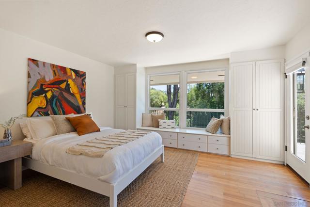 6347 Las Colinas, Rancho Santa Fe CA: https://media.crmls.org/mediaz/d9105409-0f4b-4a4c-971e-6b270759456d.jpg