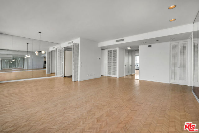 9255 Doheny Road, 2504 photo 4