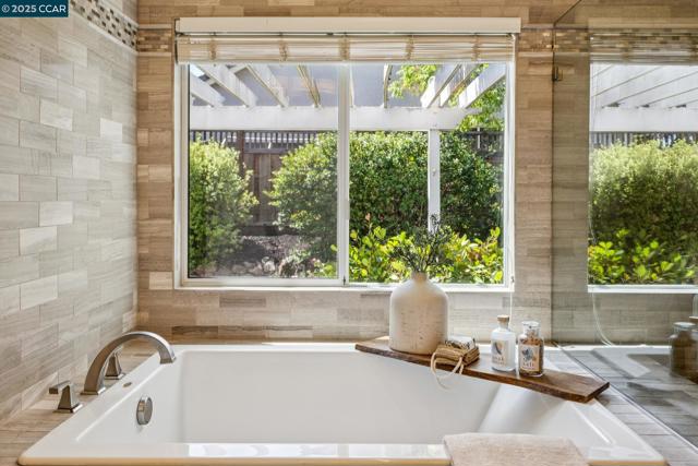 2232 Normandy Cir, Livermore CA: https://media.crmls.org/mediaz/d9116bcb-91da-467c-adcf-37d356db279d.jpg