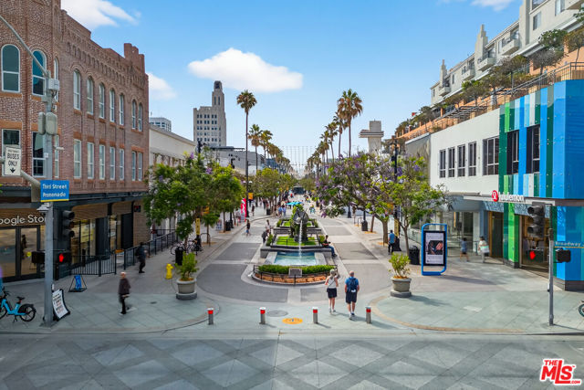 1101 Lincoln Boulevard, Santa Monica CA: https://media.crmls.org/mediaz/d9118886-71e7-4883-b8b6-5b83db1337be.jpg