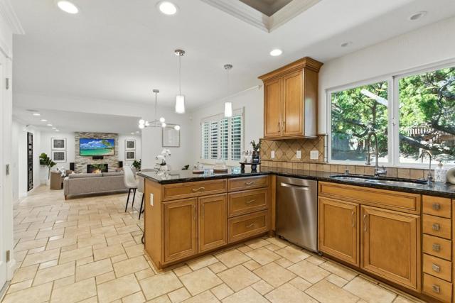 4418 Valle Vista, Pittsburg CA: https://media.crmls.org/mediaz/d911a486-1abc-4c72-b701-3313af160413.jpg