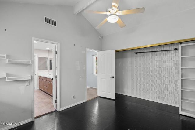 4411 Regents Court, Westlake Village CA: https://media.crmls.org/mediaz/d9129abb-5fd0-43d3-a28d-377cb734d130.jpg