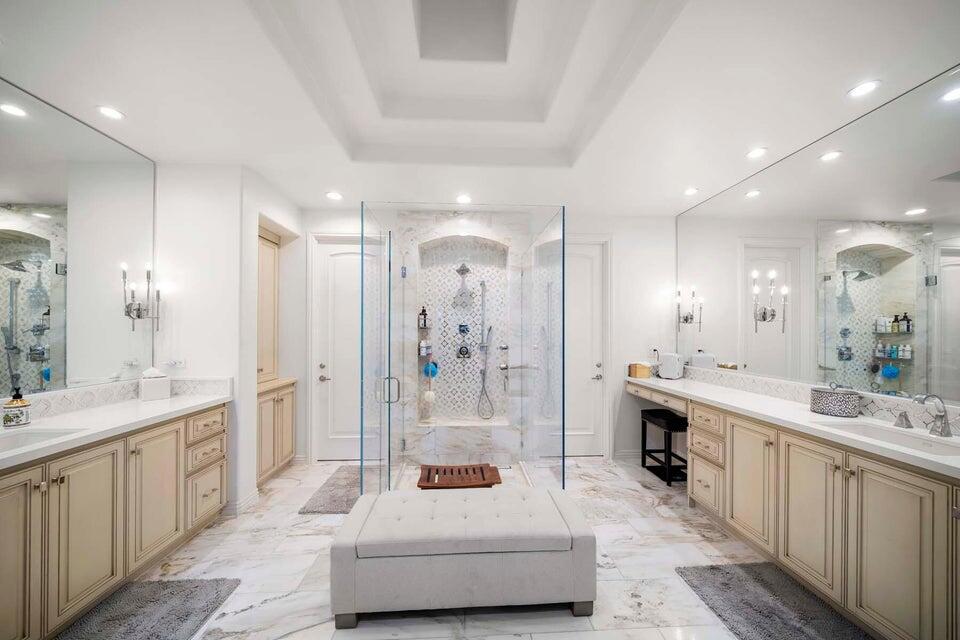 https://media.crmls.org/mediaz/d912b549-800b-4da8-a3f3-aa9b3292ae72.jpg?preset=X-Large