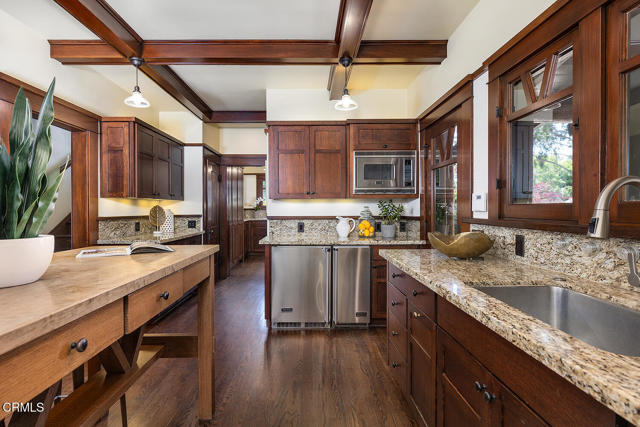 Detail Gallery Image 22 of 60 For 1361 Ridge Way, Pasadena,  CA 91106 - 5 Beds | 4/2 Baths