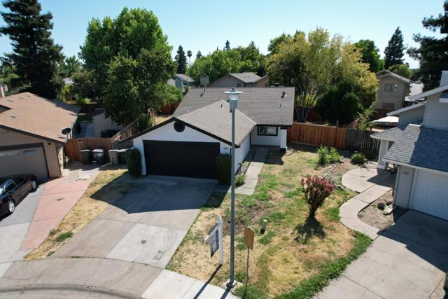 1190 Rio Norte Way, Sacramento CA: https://media.crmls.org/mediaz/d91453ac-5763-4c2e-a07e-0ceec1dd46df.jpg