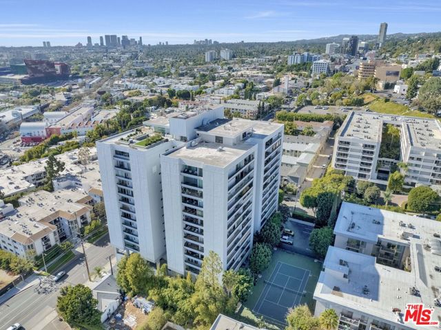 1100 Alta Loma Road, West Hollywood CA: https://media.crmls.org/mediaz/d9146a2b-81be-4558-afbc-3504d2730e68.jpg