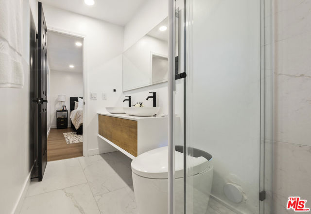 Image 54 of 70 For 19203 Galway Avenue