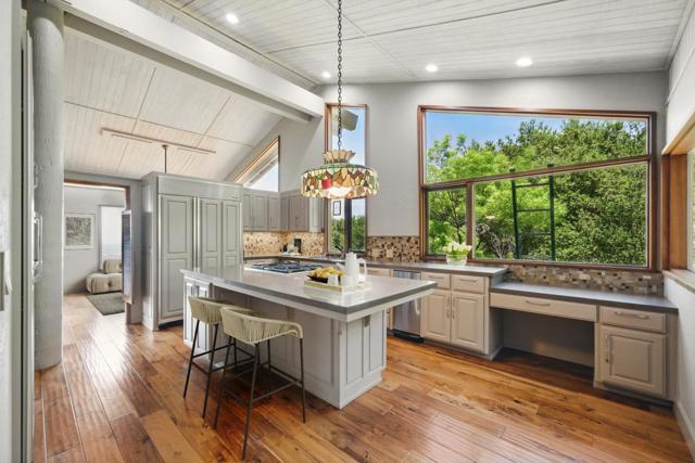 16190 Maya Way, Los Gatos CA: https://media.crmls.org/mediaz/d914d306-e796-4b34-bb3a-9c913322a9e1.jpg