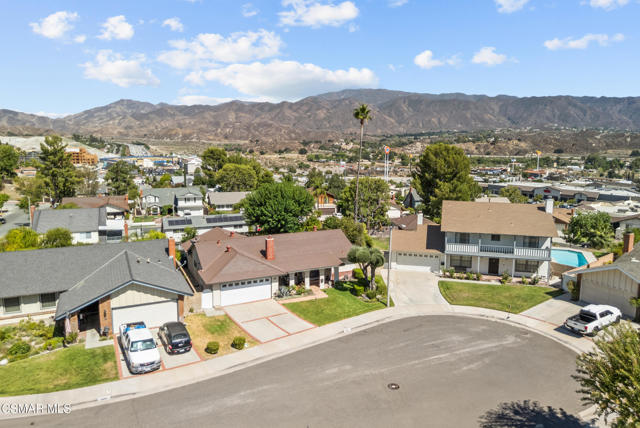 28606 Solon Avenue, Canyon Country CA: https://media.crmls.org/mediaz/d914f836-d02c-4220-8cb2-80e7212251c3.jpg
