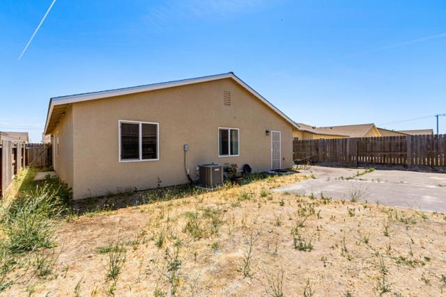 733 Marcelina Court, Merced CA: https://media.crmls.org/mediaz/d9150586-16a9-49b7-8e4c-f27d667cf20e.jpg