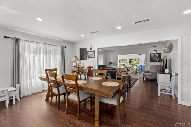852 5th Street, Imperial Beach CA: https://media.crmls.org/mediaz/d9150b1c-1145-4d76-abdd-f53861d4b8f7.jpg