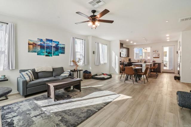 Detail Gallery Image 4 of 35 For 1650 Waterside Dr #129,  San Diego,  CA 92154 - 4 Beds | 3/1 Baths