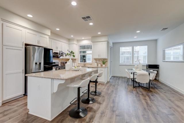 38924 Lemongrass Way, Newark CA: https://media.crmls.org/mediaz/d9152894-52cb-46d5-af0d-55d0a876daec.jpg