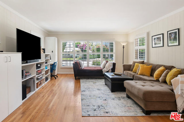 13155 Hartsook Street, Sherman Oaks CA: https://media.crmls.org/mediaz/d9154d2d-529c-4060-a1f5-1da921e47b5a.jpg