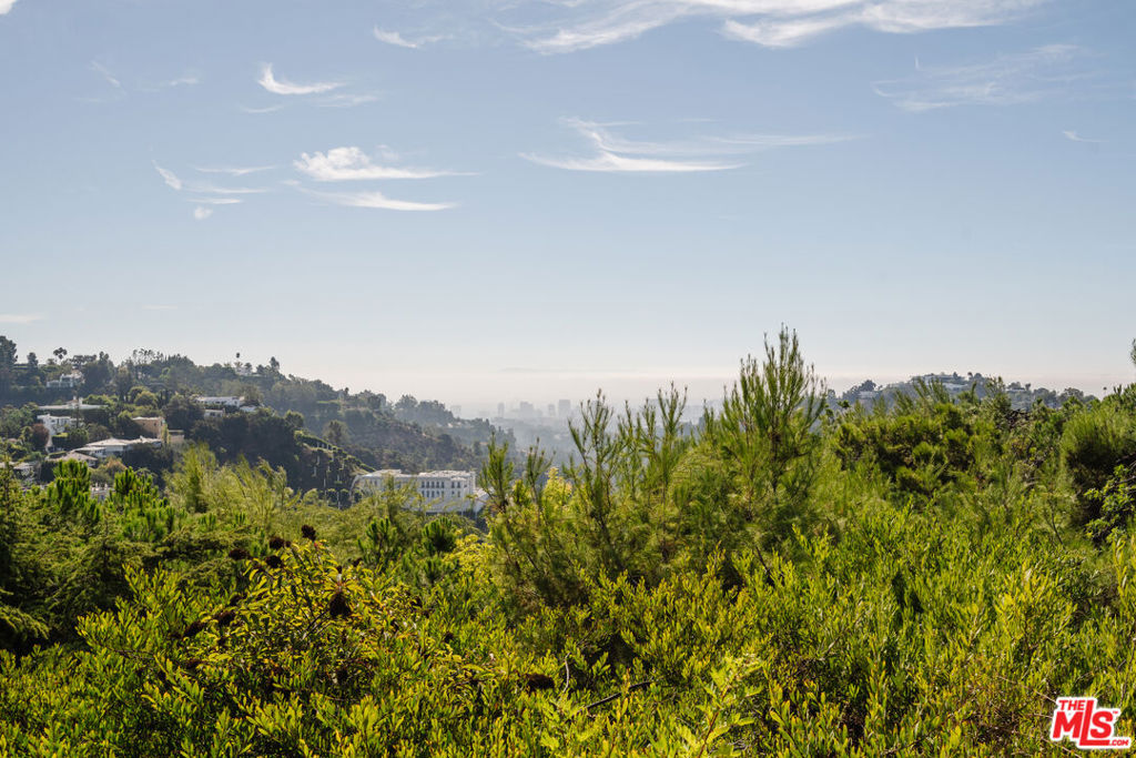 https://media.crmls.org/mediaz/d91566fa-7231-4038-92af-31d10be4ec1f.jpg?preset=X-Large