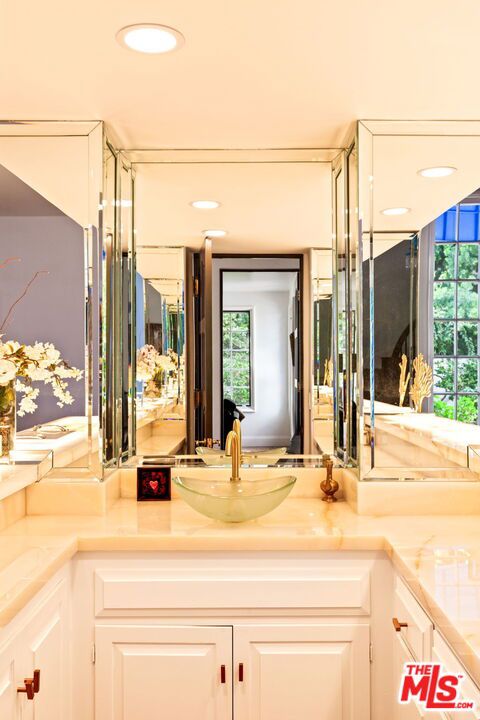Drew Fenton | 2113 Stoney Hill Road Los Angeles CA | MLS: 7403799