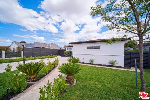 8688 Cranford Avenue photo 4
