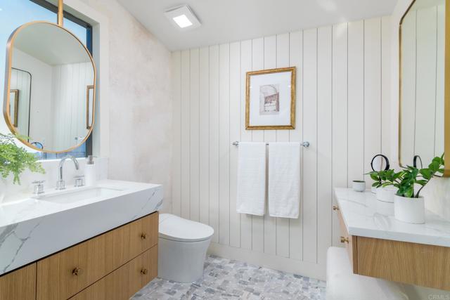 2193 Harbour Heights Rd, San Diego CA: https://media.crmls.org/mediaz/d91627a8-5e28-4ef3-b8a4-d652e58670ab.jpg