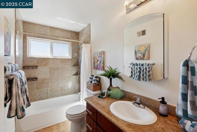 5179 Paul Scarlet Dr, Concord CA: https://media.crmls.org/mediaz/d91666d2-1835-4069-8e46-44d5128103f8.jpg