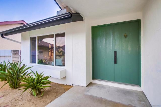 13856 Paseo Cardiel, San Diego CA: https://media.crmls.org/mediaz/d91733a0-8f30-42f4-9955-802937a2ef97.jpg