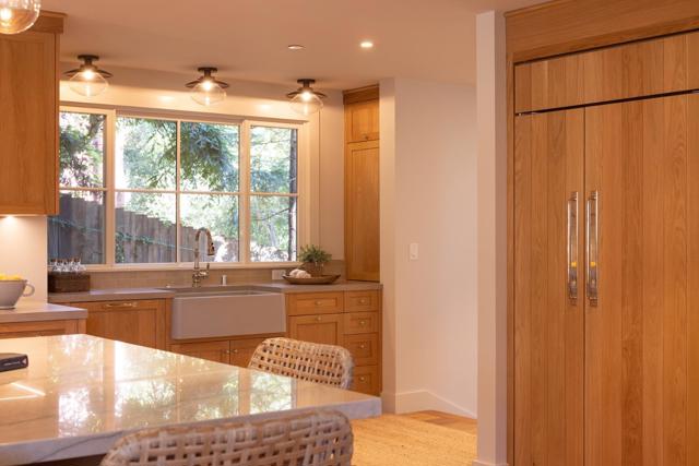 4 Oak Knoll Way, Carmel CA: https://media.crmls.org/mediaz/d9173b53-cb75-41d1-a646-ab369eeca6b0.jpg