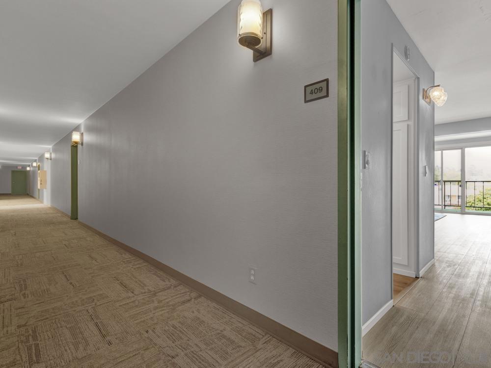 https://media.crmls.org/mediaz/d9181247-d77d-4e19-bd07-ac3a479e4f70.jpg?preset=X-Large