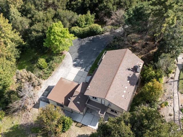 11569 Arroyo Oaks Drive, Los Altos Hills CA: https://media.crmls.org/mediaz/d9189cdd-caae-49c3-8221-7d372d47fb3f.jpg