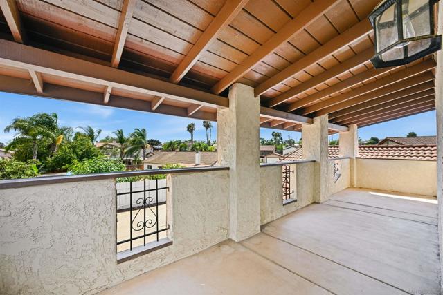 909 Lacebark Street, San Marcos CA: https://media.crmls.org/mediaz/d9190951-61fa-48d0-aaaa-a816c649f0cc.jpg