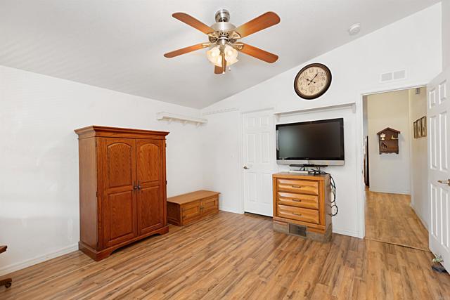 15420 Olde Highway 80, El Cajon CA: https://media.crmls.org/mediaz/d91990f7-fa80-4fc7-951e-5c2f68ec0367.jpg