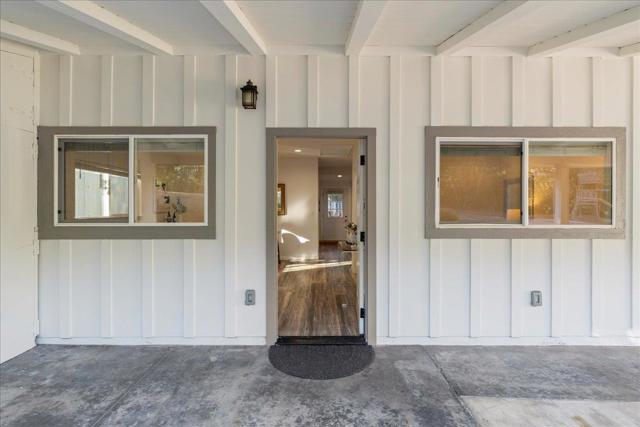 12272 Windsor Court, Los Altos Hills CA: https://media.crmls.org/mediaz/d919bd28-6e25-4167-a440-04de08faff3e.jpg