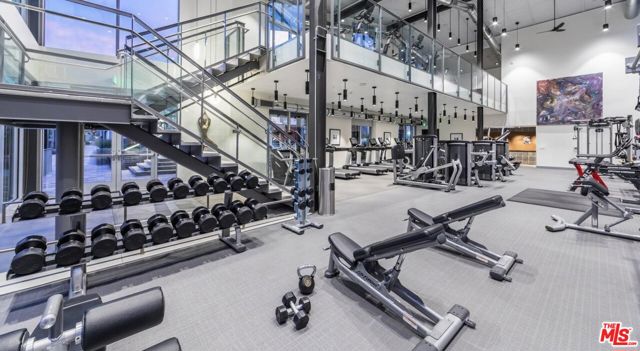 950 E 3rd Street, Los Angeles CA: https://media.crmls.org/mediaz/d91a3f92-8dd8-4c2a-bb6f-8c7c528bed47.jpg