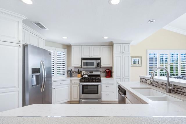 76761 Chrysanthemum Way, Palm Desert, CA 92211