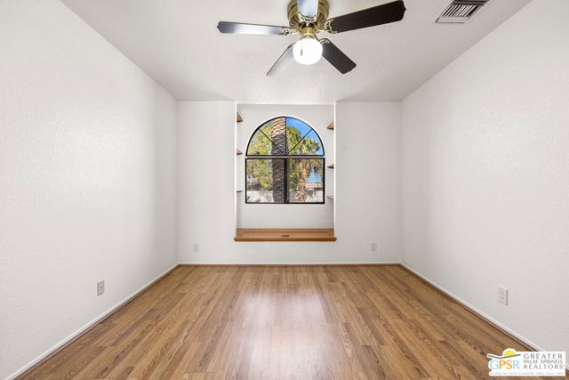 Image 33 of 47 For 71751 Magnesia Falls Drive