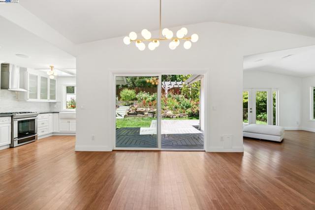 2643 Buena Vista Ave, Walnut Creek CA: https://media.crmls.org/mediaz/d91bf009-0ef0-4118-8670-c9ff34216a0f.jpg