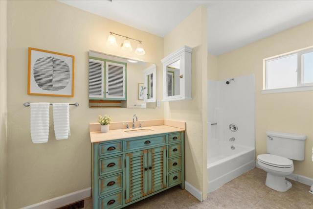 1263 Reservoir Road, Pescadero CA: https://media.crmls.org/mediaz/d91c7a24-ddcb-4afb-9410-66f63fa2de6e.jpg