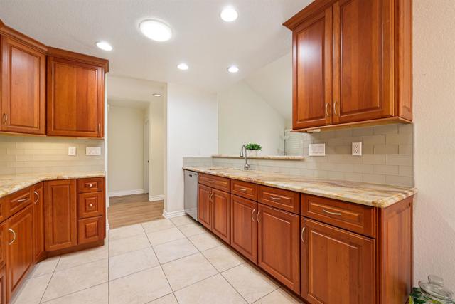 12027 Caminito Corriente, San Diego CA: https://media.crmls.org/mediaz/d91ca9b2-2637-4abd-aeac-f3a8ce1829ea.jpg