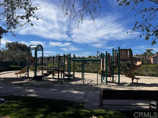 Detail Gallery Image 15 of 71 For 7965 Grado El Tupelo, Carlsbad,  CA 92009 - 4 Beds | 2/1 Baths