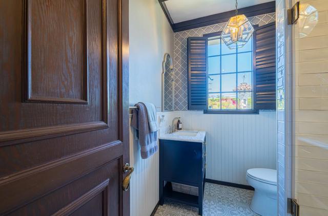 1 Santa Lucia Avenue, Salinas CA: https://media.crmls.org/mediaz/d91d7bb7-5305-4843-b5d9-a56e84e094e9.jpg