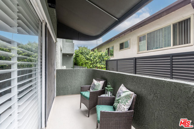 14919 Dickens Street, Sherman Oaks CA: https://media.crmls.org/mediaz/d91d977d-5787-4b0c-874d-6875c6db82b9.jpg