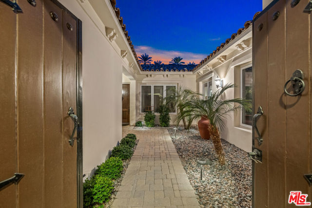 81945 Elynor Court, La Quinta CA: https://media.crmls.org/mediaz/d91e815d-b71a-48fa-a294-a38bdb0065bf.jpg