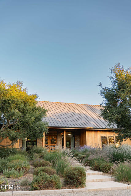 850 Sienna Way, Santa Ynez CA: https://media.crmls.org/mediaz/d91e83ec-7434-47cc-b67e-953351b5c444.jpg