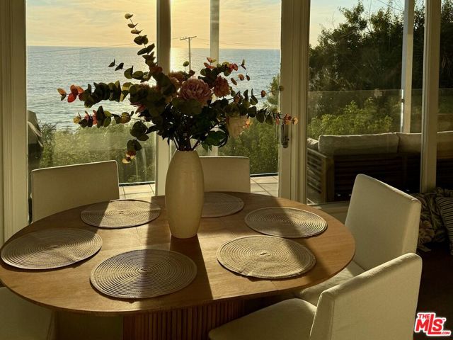 17728 Porto Marina Way, Pacific Palisades CA: https://media.crmls.org/mediaz/d91ea5dc-4c6c-4fcf-ae26-23759feb08a6.jpg