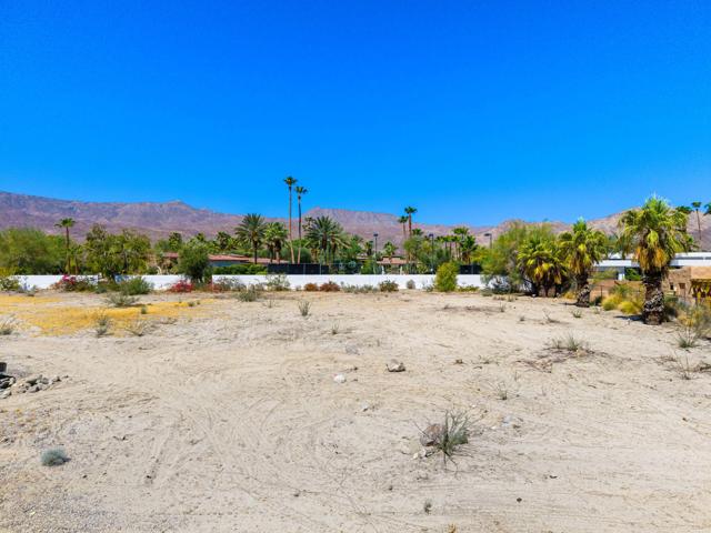 49425 Jfk Trail Trail, Palm Desert CA: https://media.crmls.org/mediaz/d91eb2f7-a4f3-46d0-8122-7cb4ad0e2e9f.jpg